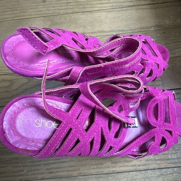 Madison By Shoedazzle Womens Heel Size 6.5  Strappy Fuchsia Pink  Stiletto - Picture 4 of 7